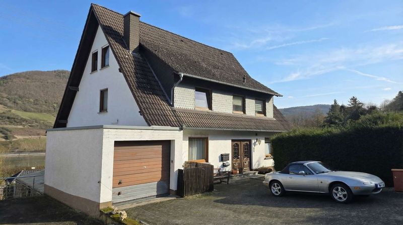 Trechtingshausen - Gepflegtes Mehrfamilienhaus mit traumhaftem Rheinblick!